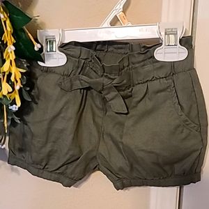 Carters Girls 2T Green Shorts